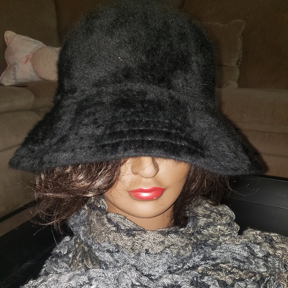 SOLD-Vintage black Kangol hat - Picture 3 of 11